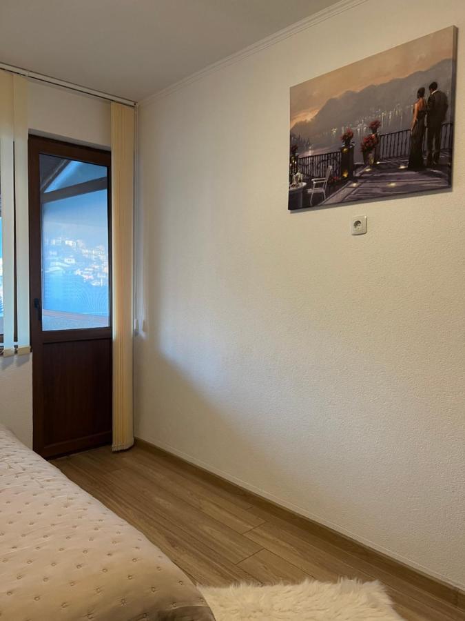 Guest House Tanevi Devin Eksteriør billede